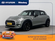 MINI Cooper - 5-Deurs 1.5 Business | Navigatie | Sportstoelen | Two tone |