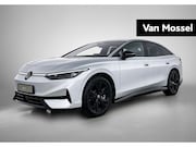 Volkswagen ID.7 - Pro Business 77 kWh 286 PK | IQ Lights | Elektrische achterk