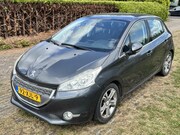 Peugeot 208 - 1.4 VTi !!Motorprobleem!! Navigatie-Cr.contr-Clima-Trekhaak-