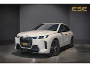 BMW iX - xDrive M70 112 kWh | Suite Amido | Snelwegassistent* | 22 kW