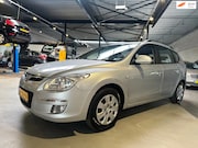Hyundai i30 - 1.6i Dynamic/Airco/Navi/Apk nieuw bij aflevering