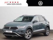 Volkswagen T-Roc - Life Edition 1.0 TSI 116pk | Trekhaak | Achteruitrijcamera |