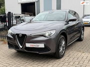 Alfa Romeo Stelvio - 2.0 T AWD Q4 200PK Leer Navi Trekhaak Keyless