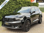 Volvo XC40 - 1.5 | R-Design |black on black|H & K