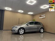 Volkswagen Golf - 1.4 TSI Highline * Automaat / 1e Eig / Navigatie / Afn. Trek