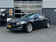 Volvo V60 - 2.0 T3 Kinetic, Airco, Bluetooth, Cruise, Trekhaak, Radio, S
