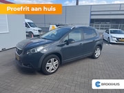 Peugeot 2008 - 1.2 PureTech Signature Trekhaak | Navigatie | airco | Parkee