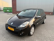 Renault Clio - 1.5 dCi Night & Day NAVIGATIE CLIMA LEER ZWART 2011