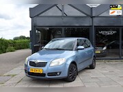 Skoda Fabia - 1.6-16V Ambiente Automaat