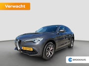 Alfa Romeo Stelvio - 2.0 T 200pk AWD Super | 19'' velgen | Navigatie | Active sus