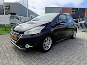 Peugeot 208 - 1.2 e-VTI Envy 5drs Automaat Navi/PDC/Trekhaak
