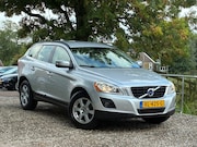 Volvo XC60 - 2.4D AWD Kinetic | Automaat + Cruise + Clima nu € 5.975,