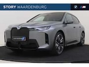 BMW iX - xDrive60 M Sport / Panoramadak Sky Lounge / Trekha