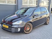 Volkswagen Golf - 2.0 GTI DSG | CARLPAY | SPORTUITLAAT | 19'' | NAVI | XENON |