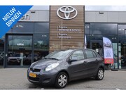 Toyota Yaris - 1.3 VVT-i COMFORT 5-DEURS AIRCO TREKHAAK METALLIC-LAK NL-AUT