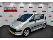 Peugeot 1007 - 1.6-16V Gentry