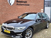 BMW 3-serie - 320e LUXURY, Mokka leer, Stuurverw. Laser (1e eig. NL NAP)