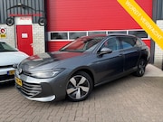 Volkswagen Passat - Variant 1.5 eTSI Business NL-AUTO / TREKHAAK / FULL LED / SF