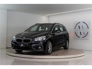 BMW 2-serie - 218i Luxury 7 persoons 136PK | Trekhaak | Navi | AC | Stoelv