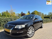 Volkswagen Passat - 1.6 FSI Highline , Clima / Cruise / Leder / Navi-Multimedia