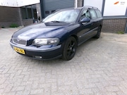 Volvo V70 - 2.3 T-5 Comfort Line automaat MOTORSCHADE