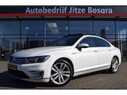 Volkswagen Passat - 1.4 TSi GTE Highline LED | Panoramadak | Carplay | Virtual |