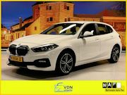 BMW 1-serie - 118i Executive Edition Automaat Carplay LED PDC