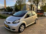 Toyota Aygo - 1.0-12V Cool - AIRCO - ZONDAG OPEN - NAP !