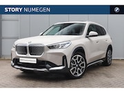 BMW iX1 - eDrive20 xLine / Trekhaak / Panoramadak / Stoelverwarming /