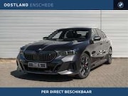 BMW i5 - eDrive40 M Sport / Panoramadak / Trekhaak / Parkin