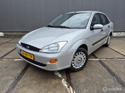 Ford Focus - 1.6-16V Ghia Automaat / Nieuw APK