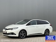 Toyota Auris - 1.8 Hybrid | beurt + nwe banden