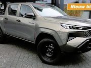Toyota HiLux - 2.8 D-4D MHEV DUBBEL CABINE ACTIVE A/T 4WD 5 ZITS VAN