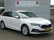 Skoda Octavia - Combi 1.0 e-TSI Business Edition Automaat Staat in Hoogeveen