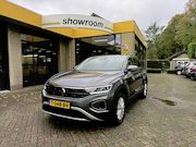 Volkswagen T-Roc - 1.5 TSI Life Business Automaat Climate Control Navi Camera C