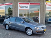 Volkswagen Passat - 1.6 FSI Trendline - Navi - Clima - Cruise
