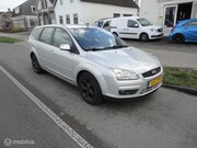 Ford Focus - 1.6-16V Ambiente