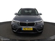 BMW X1 - sDrive18i Exe CARPLAY TREKHAAK AIRCO NAVI CRUISE