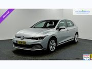Volkswagen Golf - 1.0 eTSI Life Business|Stuur/stoelverwarming|Adaptieve Cruis