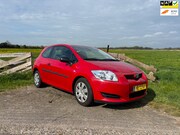 Toyota Auris - 1.4-16V Terra