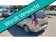 Opel Zafira - 2.2 Cosmo 150pk 7-Persoons 2e eig. Clima Trekhaak 1500kg. PD