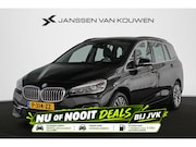 BMW 2-serie - 216i Business Edition Plus Trekhaak Stoelverwarming Head-Up 