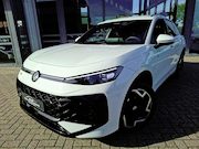 Volkswagen T-Roc - 1.5 ETSI R-LINE FIRST AUTOMAAT NAVI LMV PDC-CAMERA WINTERPAC