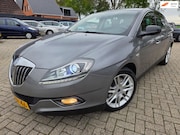 Lancia Delta - 1.8-16V Di Oro 2010. Automaat/Climate/Cruise/Leder/Xenon/Tre