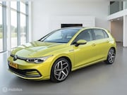 Volkswagen Golf - 1.5 eTSI Style Ad Cruise|Navi|Pano|Led EX BPM BTW