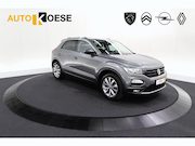 Volkswagen T-Roc - 1.0 TSI Style Business 116pk | Trekhaak | Adaptieve Cruise C