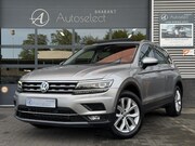 Volkswagen Tiguan - 1.4 TSI 4Motion Highline Pano | Cam | Trekhaak