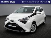 Toyota Aygo - 1.0 VVT-i x-play Automaat met o.a. Navigatie!