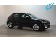 Audi A1 Citycarver - 25 TFSI epic Parkeersensoren Climate Control Navigatie Cruis