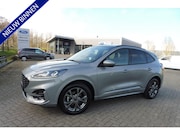 Ford Kuga - 150pk ST-Line X Panodak Trekhaak 1.800kg en alle Packs nw. 5